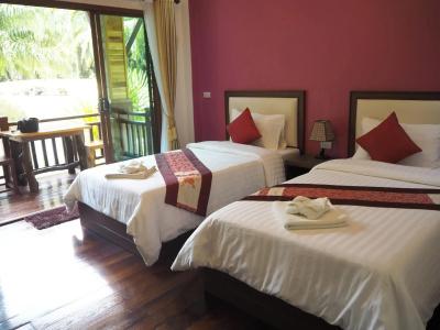 Dusit Phuphaya - 5