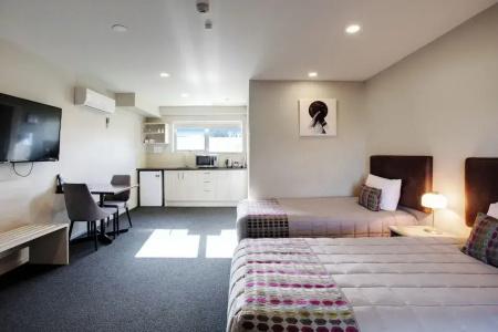 Ellerslie Palms - 76