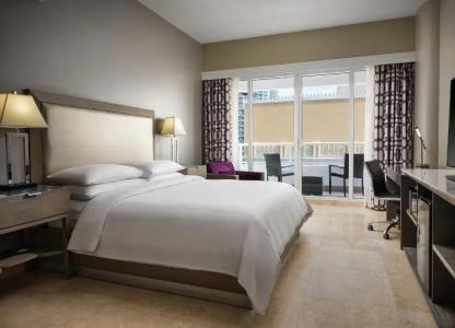 DoubleTree by Hilton Grand Biscayne Bay - 71