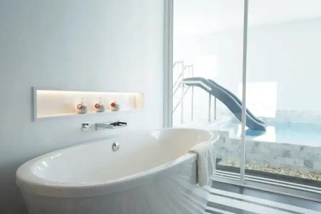 Veranda Pool Suite - 119