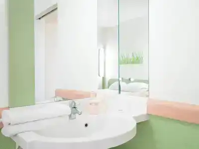 ibis budget Paris Porte De Montmartre - 13
