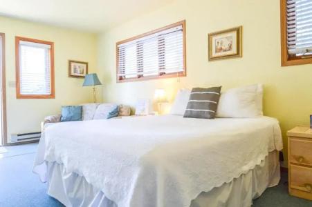 Sea Treasures Inn - 30