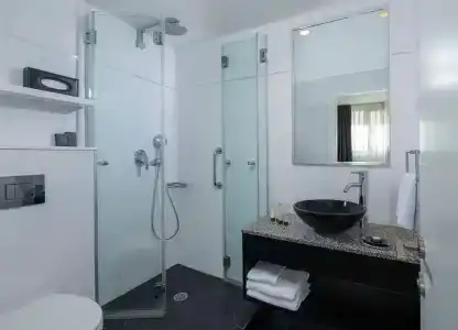 Best Western Regency Suites - 9