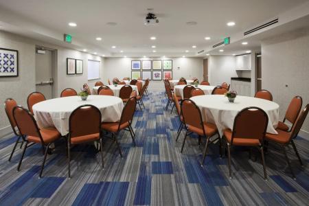Holiday Inn Express & Suites-Golden Valley, an IHG - 27