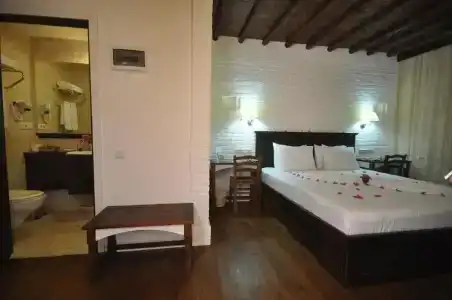 El Vino & Suites - 45