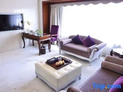 Nanjing Grand - 132
