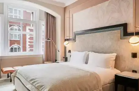 11 Cadogan Gardens & - 92