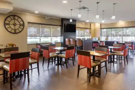 Comfort Suites Airport Convention Center - 30