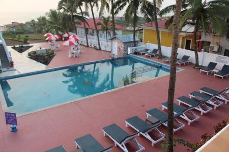Qees Empire Beach Resort - 9