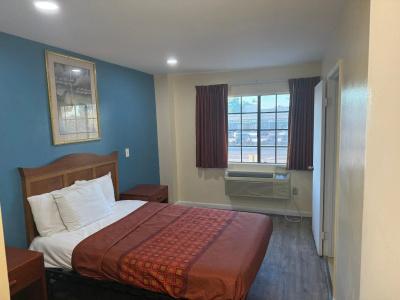Anaheim National Inn - 2