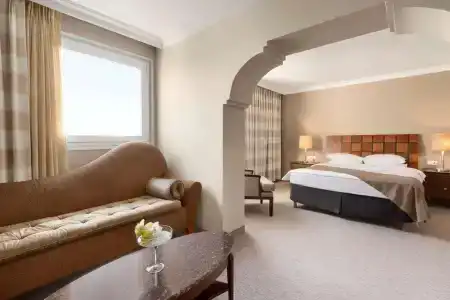 Ramada by Wyndham Sofia City Center - 46