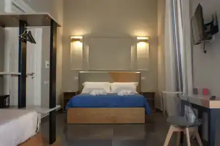 Piazza Bovio 22 - 23