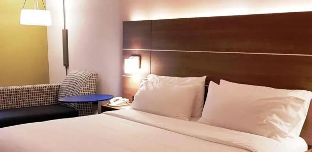 Holiday Inn Express and Suites, an IHG - 66