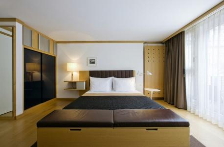 The Omnia - 25