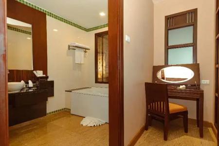 Grand Pacific Sovereign Resort & Spa - 91