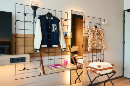 Moxy Amsterdam Schiphol Airport - 18