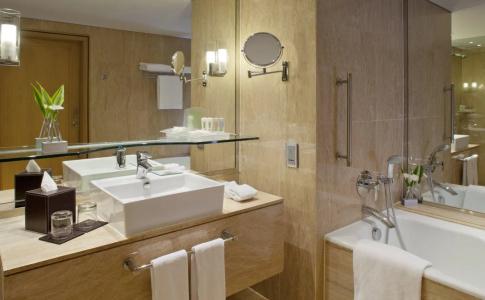 Holiday Inn Bangkok Silom, An Ihg- Sha Extra Plus - 13
