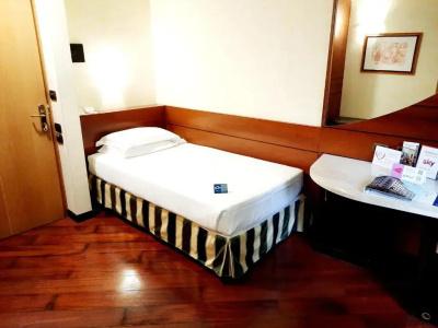 Mirage Sure Hotel Collection by Best Western - 42