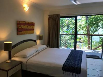 Bay Village Tropical Retreat & - 49