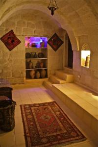 Caravanserai Cave - 16