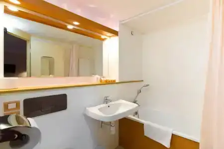 Prest'Hôtel Epinal - 32