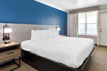 Country Inn & Suites by Radisson, Beach, TX - 42