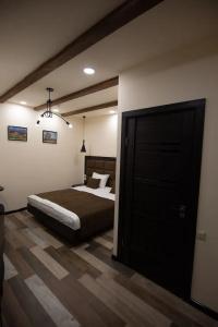 Boutique Living - 99