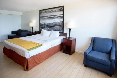 Super 8 by Wyndham Virginia Beach Oceanfront - 29