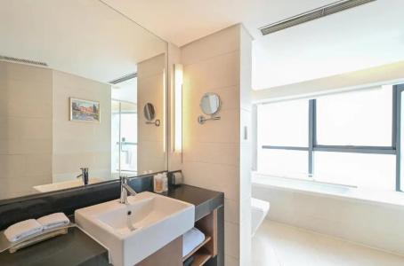 Holiday Inn Qingdao City Center, An Ihg - 64