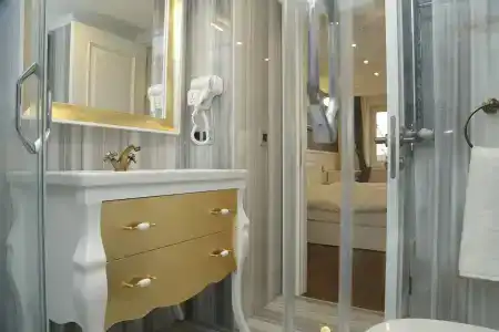 Art Nouveau Pera - 7