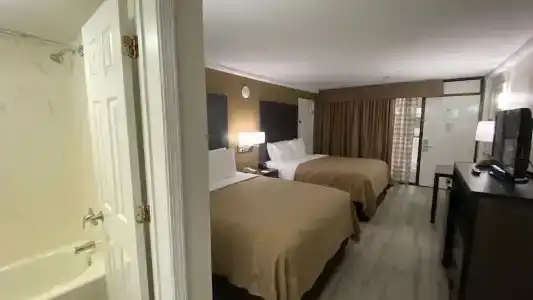Quality Inn - Hwy 76 Central - 42