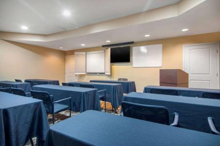 Quality Suites Atlanta Buckhead Village North - 15
