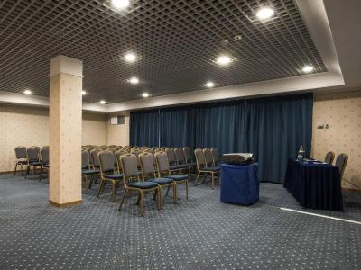 FlyOn & Conference Center - 25