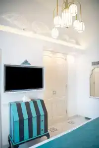 Eden Roc Suites - 401