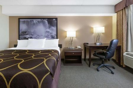 Super 8 by Wyndham by the Falls - 29