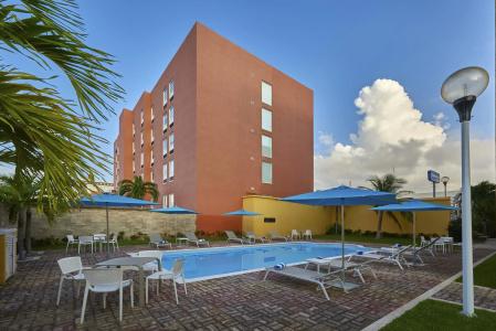 City Express Junior Cancun - 22