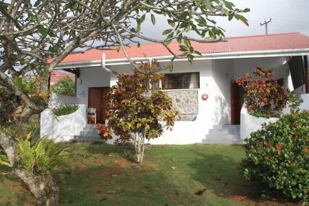 Daniella's Bungalows - 12