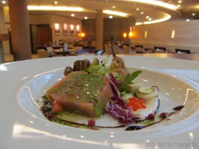 Holiday Inn - 12