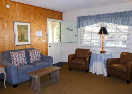 Briarwood Inn - 152