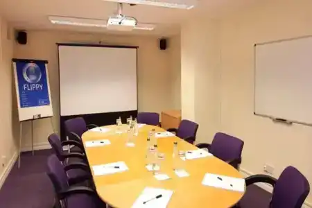 Premier Inn County Hall - 10