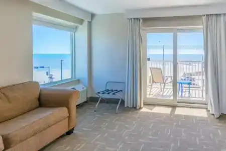Clarion Pointe Galveston Seawall - 57