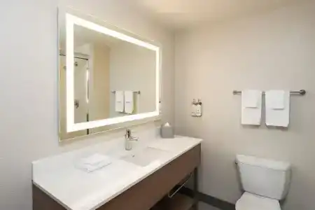 Cambria Miami Airport - Blue Lagoon - 73