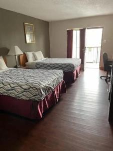 Bear Mount Inn & Suites - 35