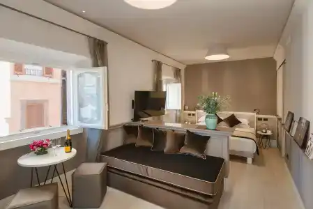 Rhea Silvia Luxury Navona - 5