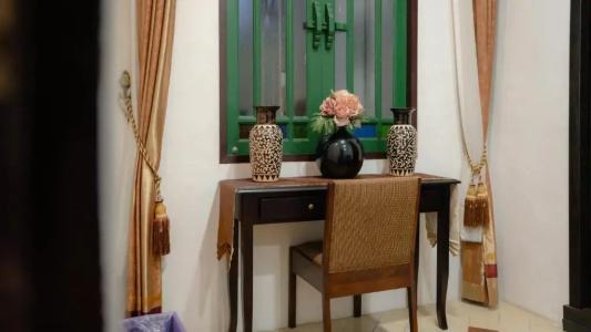 Cheva Gallery Boutique - 224