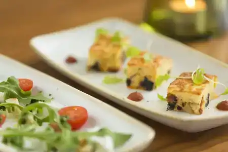 Courtyard by Marriott Edinburgh - 11