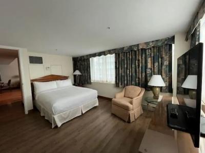 Cambridge Suites - 18
