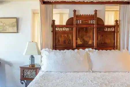 Martine Inn - 32