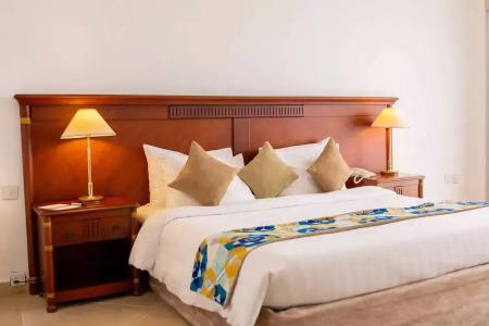 Golden Tulip - 57