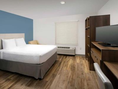 WoodSpring Suites Orlando Airport - 3